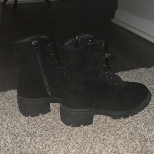 Black Women's Lace-Up Boots